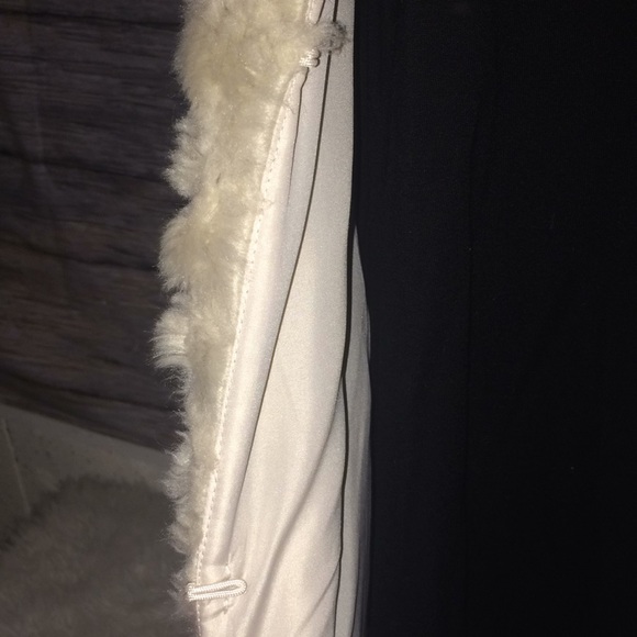 BKE Boutique Faux Fur Tunic Style Vest - Picture 5 of 10